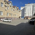 Бесплатная автостоянка для клиентов, Гостиница Европа