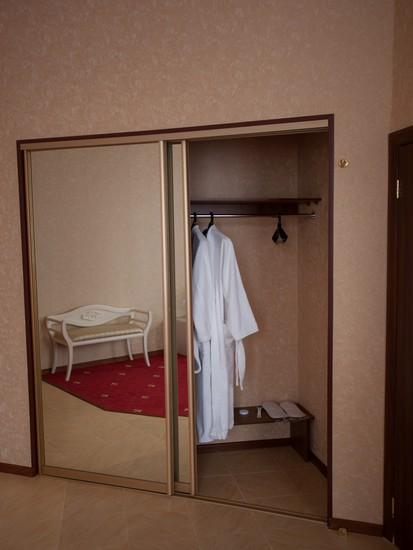 Полулюкс, Гостиница Космос