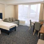 Семейный, Загородный комплекс Маяк