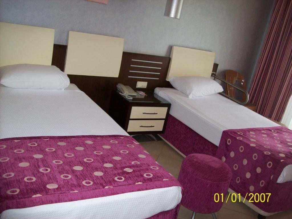 Трехместный (Стандартный трехместный номер - Все включено) курортного отеля Club Nena - All Inclusive, Кызылагач