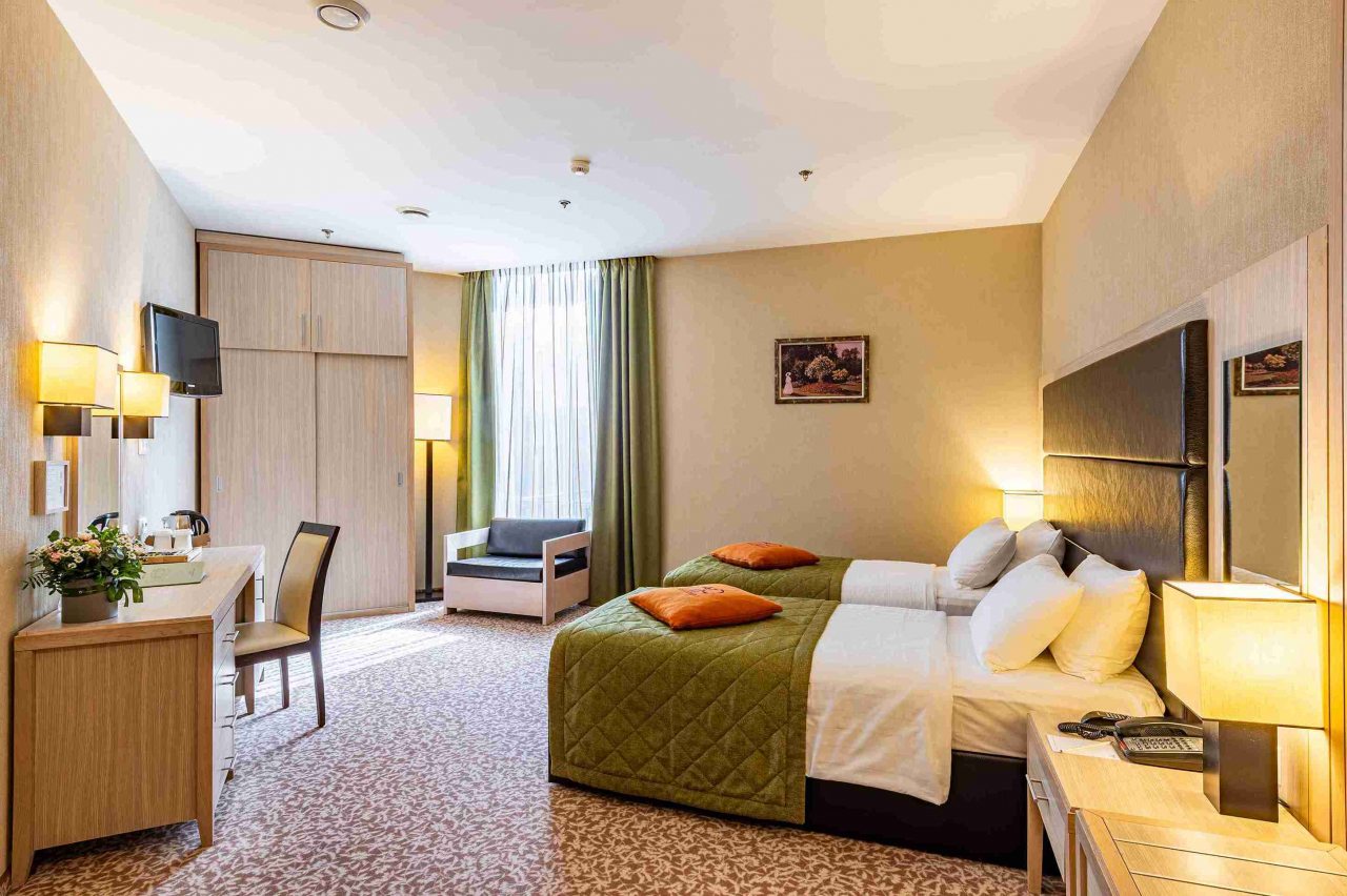 Трёхместный и более (Улучшенный Атриум), Гостиница Новый Петергоф