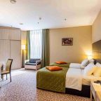 Трёхместный и более (Улучшенный Атриум), Гостиница Новый Петергоф