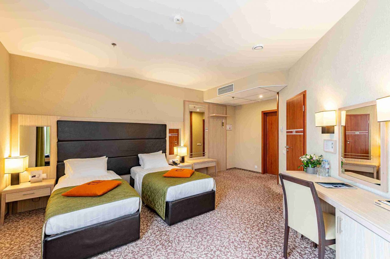 Трёхместный и более (Улучшенный Атриум), Гостиница Новый Петергоф