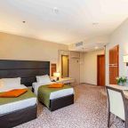 Трёхместный и более (Улучшенный Атриум), Гостиница Новый Петергоф