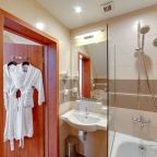 Трёхместный и более (Улучшенный Атриум), Гостиница Новый Петергоф