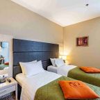 Трёхместный и более (Улучшенный с двумя раздельными кроватями), Гостиница Новый Петергоф