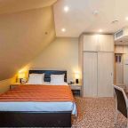 Двухместный (Стандарт Плюс мансардный с двуспальной кроватью), Гостиница Новый Петергоф