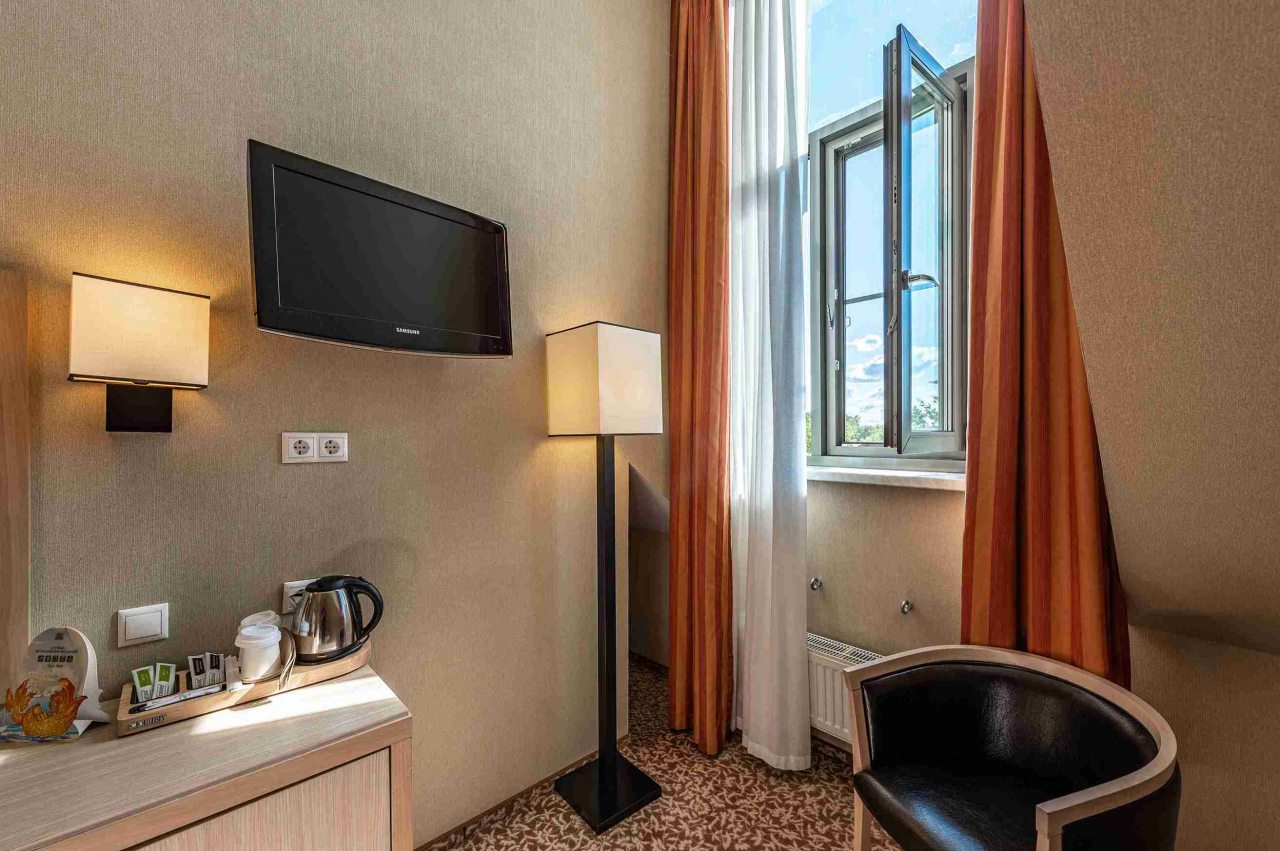 Двухместный (Стандарт Плюс мансардный с двуспальной кроватью), Гостиница Новый Петергоф