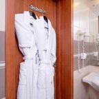 Двухместный (Стандарт Плюс мансардный с двуспальной кроватью), Гостиница Новый Петергоф