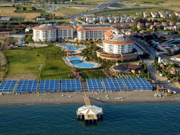 Курортный отель Sea World Resort & Spa, Кызылагач