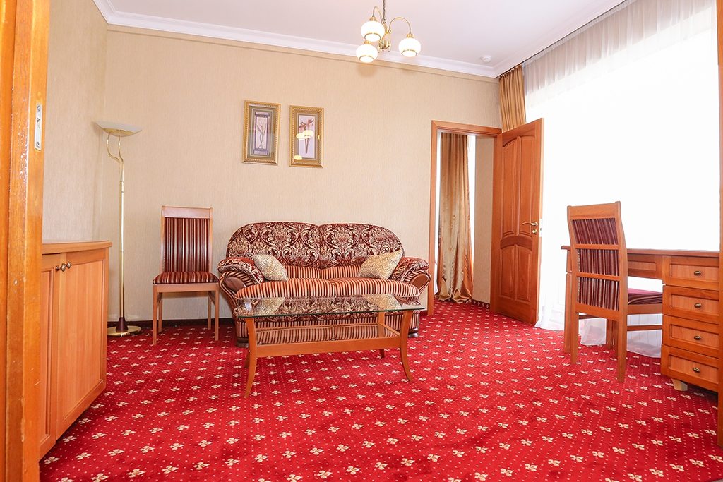 Апартаменты (Трехкомнатный). Отель Владикавказ