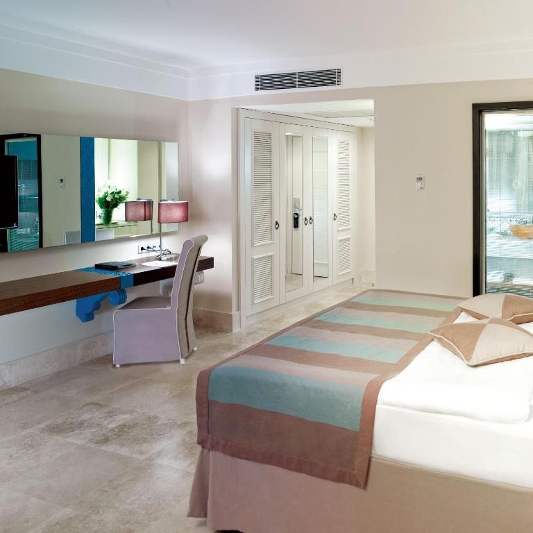 Двухместный (Стандартный двухместный номер с 1 кроватью или 2 отдельными кроватями и видом на море) курортного отеля Paloma Pasha, Оздере