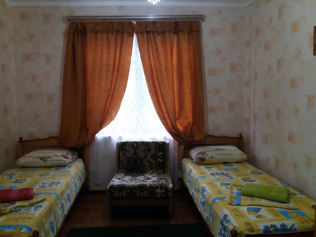 Двухместный (Бюджетный двухместный номер с 2 отдельными кроватями) гостевого дома Парадайз, Каткова Щель