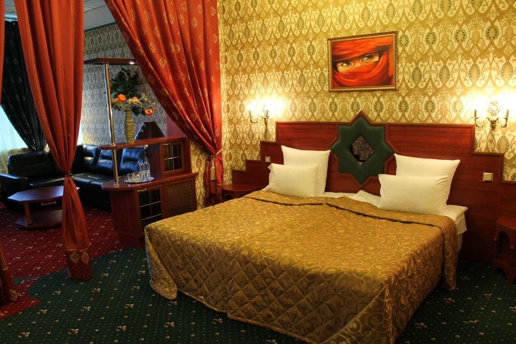 Двухместный (Двухместный номер Делюкс с 2 отдельными кроватями) отеля Астрал, Тихвин
