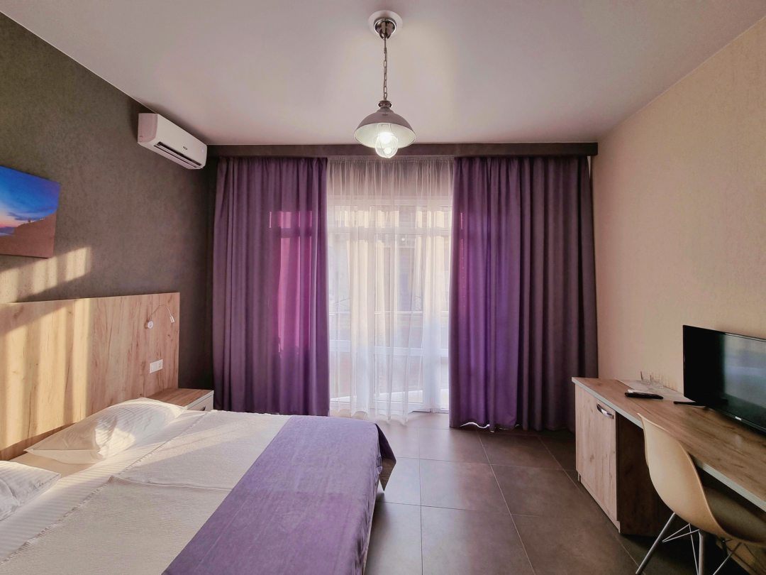 Двухместный (Улучшенный Стандарт  SUDBL с 1 кроватью (с балконом)) отеля HELIOPARK Aqua Resort, Сукко