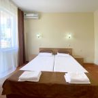 Двухместный номер «Стандарт» с балконом