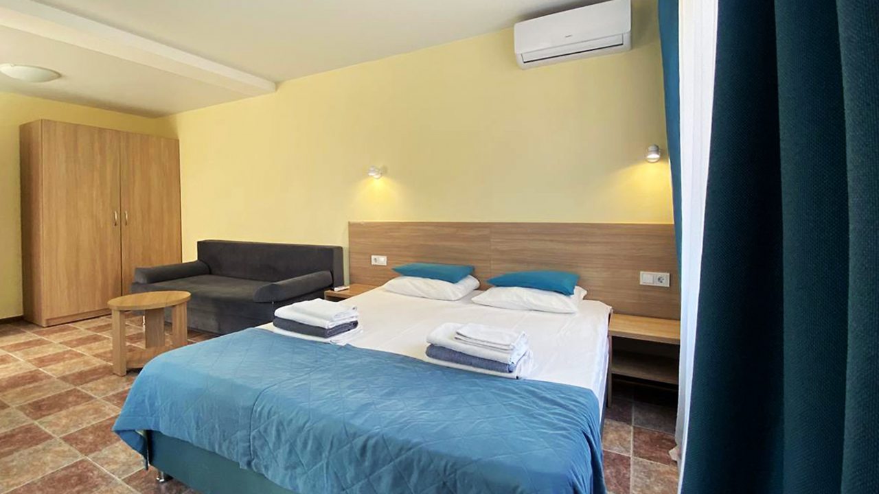 Трехместный номер «Комфорт» без балкона