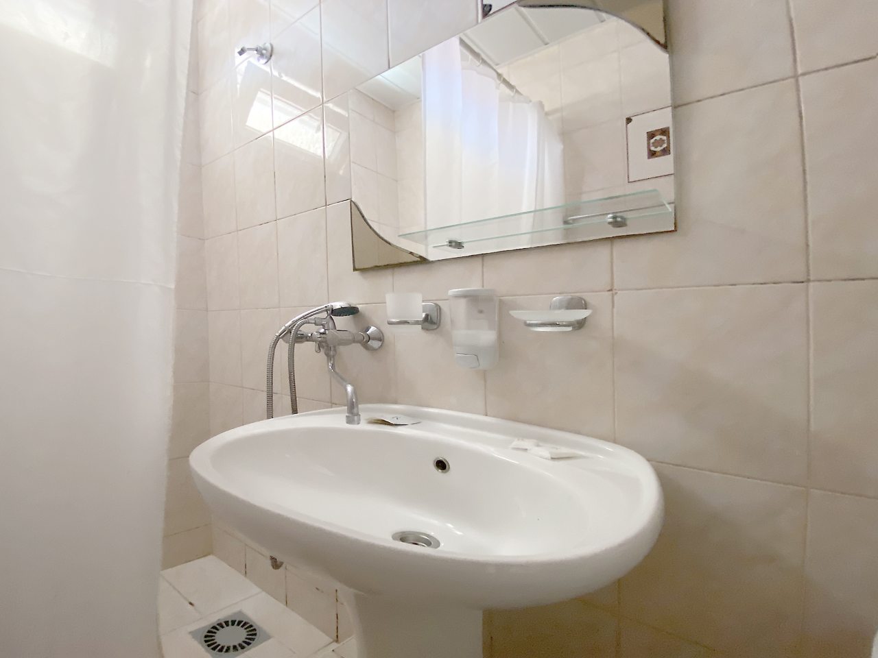 Трехместный номер «Комфорт» без балкона