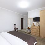 Двухместный номер «Стандарт» с балконом