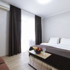 Двухкомнатный семейный номер с двумя балконами