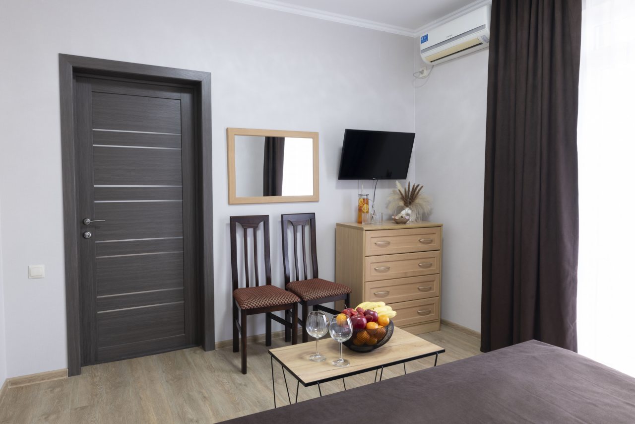 Двухкомнатный семейный номер с двумя балконами