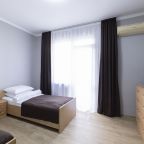 Двухкомнатный семейный номер с двумя балконами