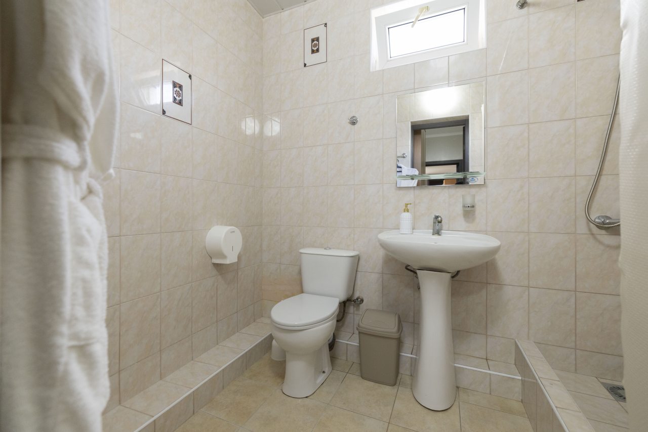 Двухкомнатный семейный номер с двумя балконами