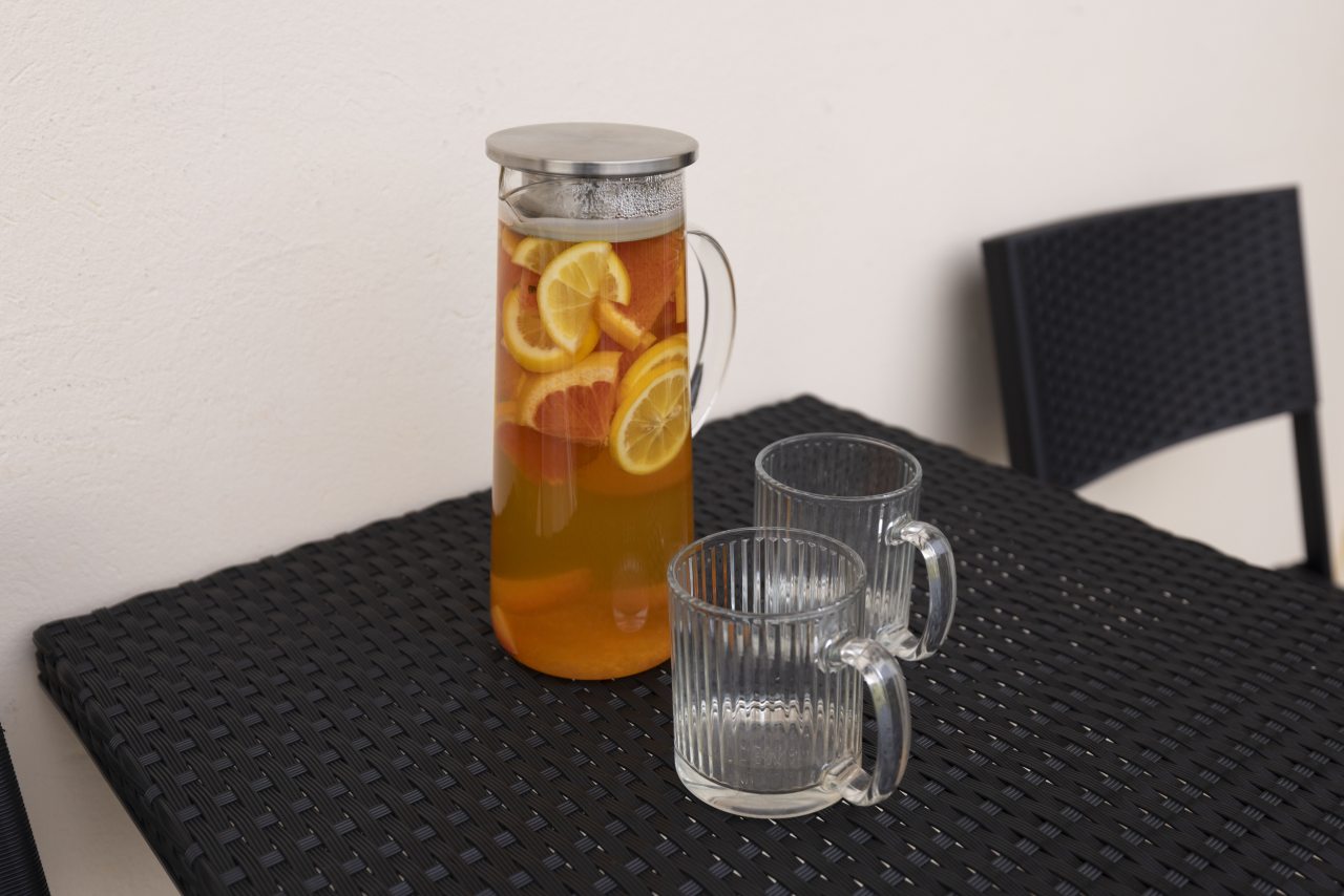 Четырёхместный номер «Делюкс» с балконом и красивым видом