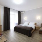 Трёхместный номер «Стандарт» с балконом