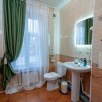 Ванная комната с окном