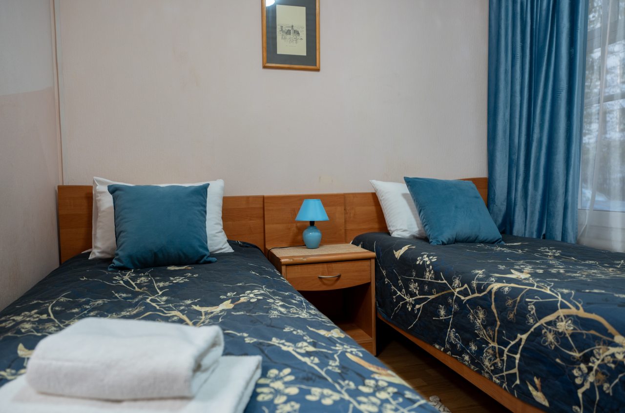 Номер стандарт с раздельными односпальными кроватями