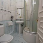 двухкомнатный номер с балконом, раздельными кроватями, душем