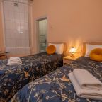 двухкомнатный номер с балконом, раздельными кроватями