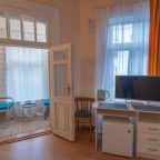 двухкомнатный номер с балконом, раздельными кроватями, душем