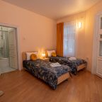 двухкомнатный номер с балконом, раздельными кроватями