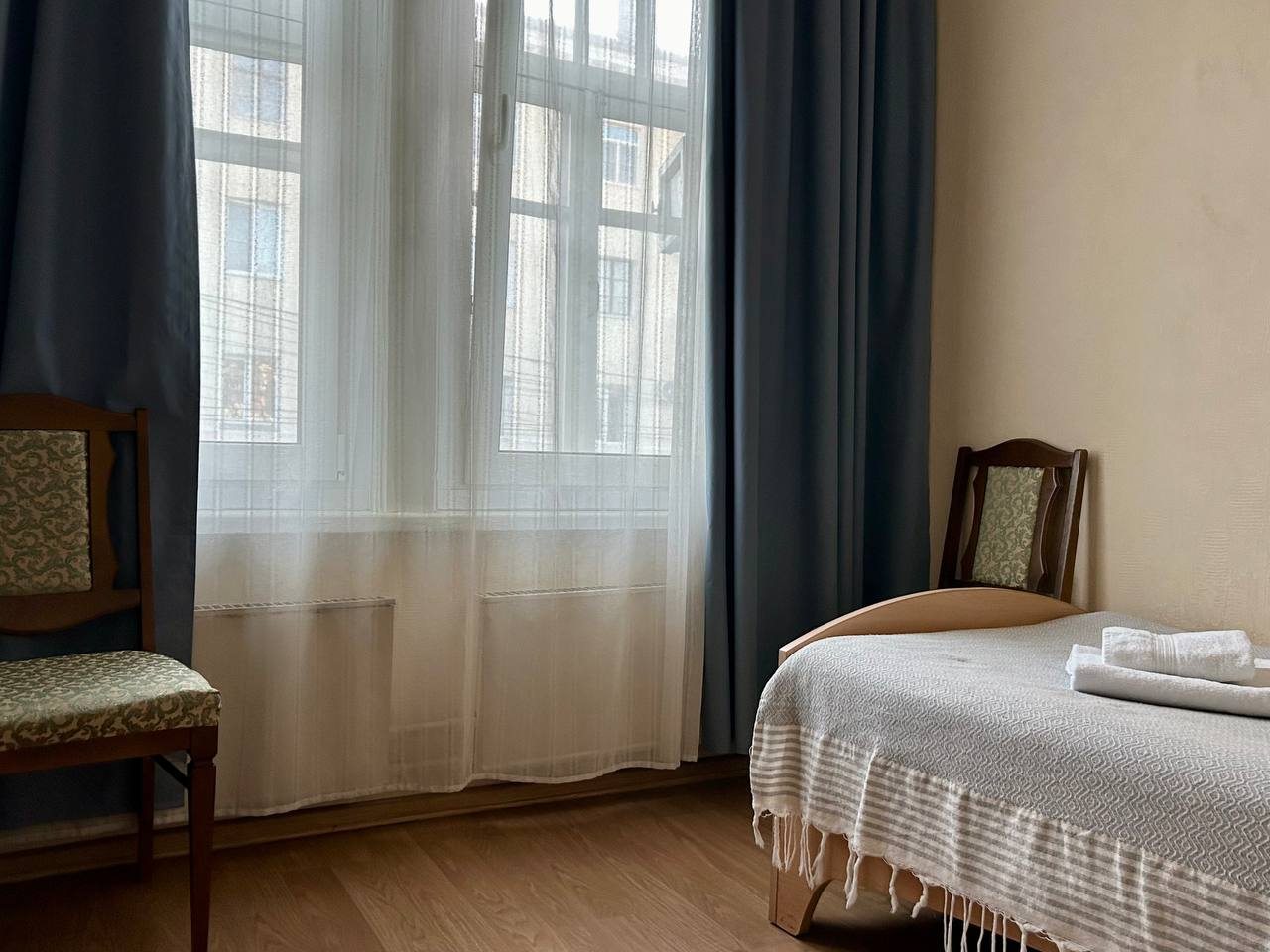 Одноместный номер эконом с односпальной кроватью