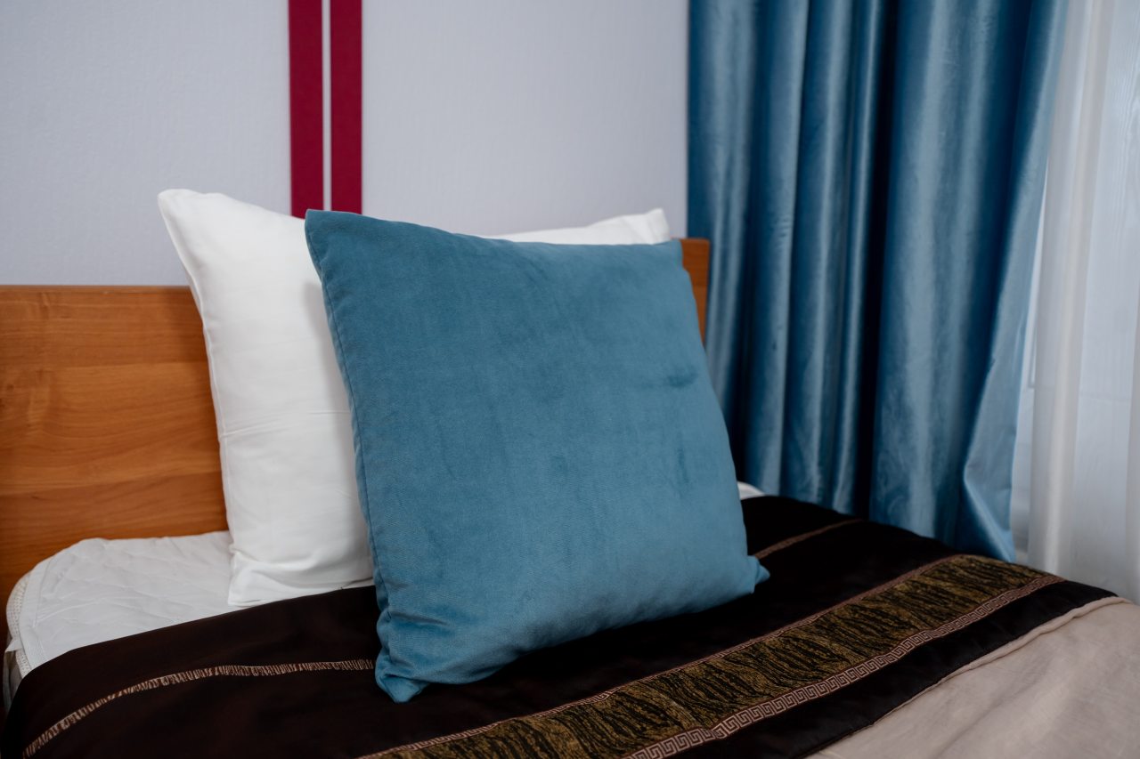 Односпальные кровати с ортопедическими матрасами