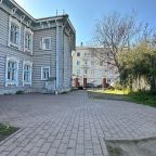 Парковка для гостей на огороженной территории