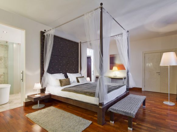 Фотография номера гостиницы Мамезон Ол-Сьютс СПА Отель Покровка