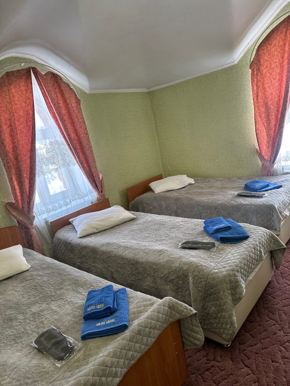 Трехместный (Стандарт), Гостиница Лотос