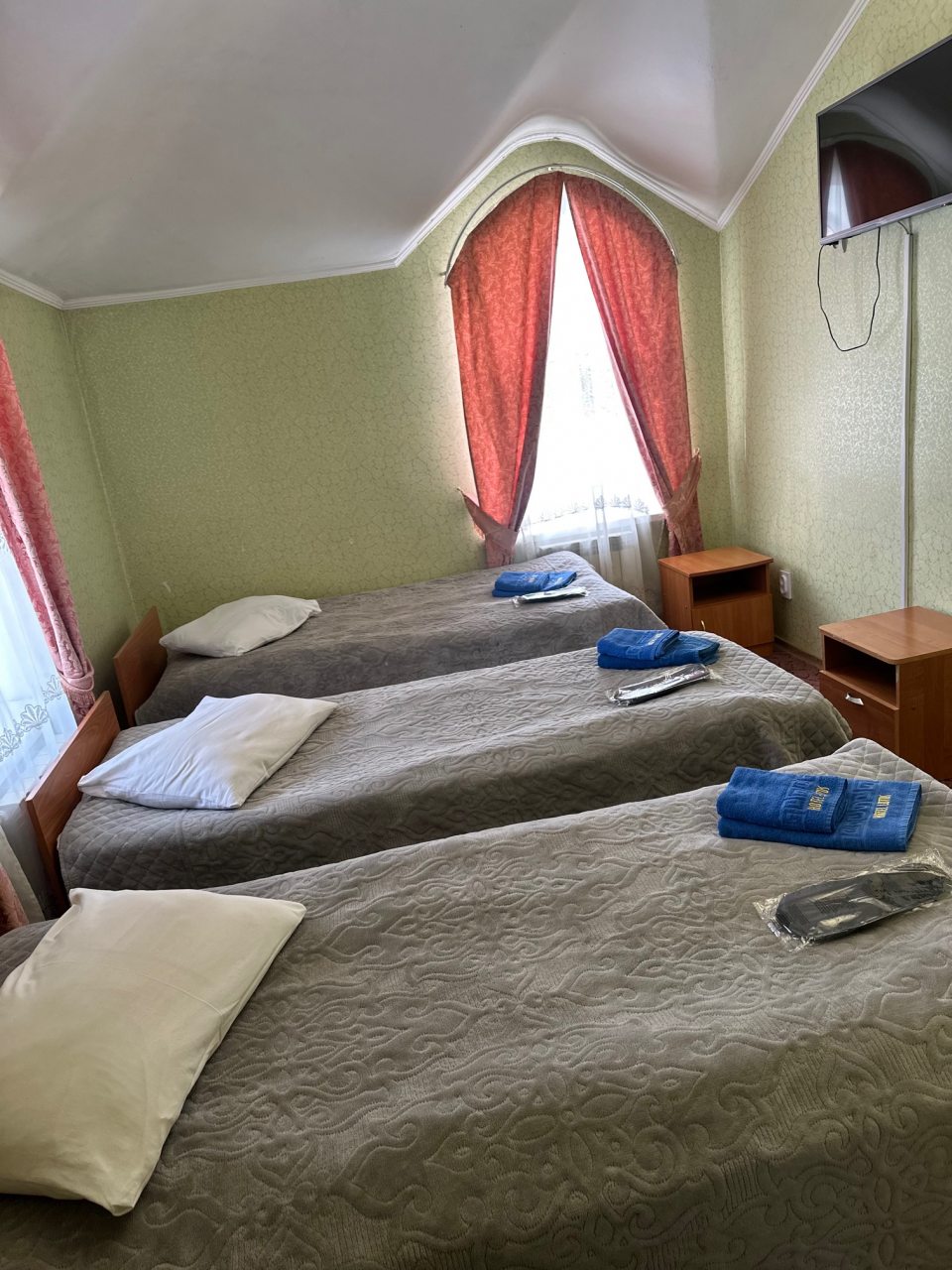 Трехместный (Стандарт), Гостиница Лотос