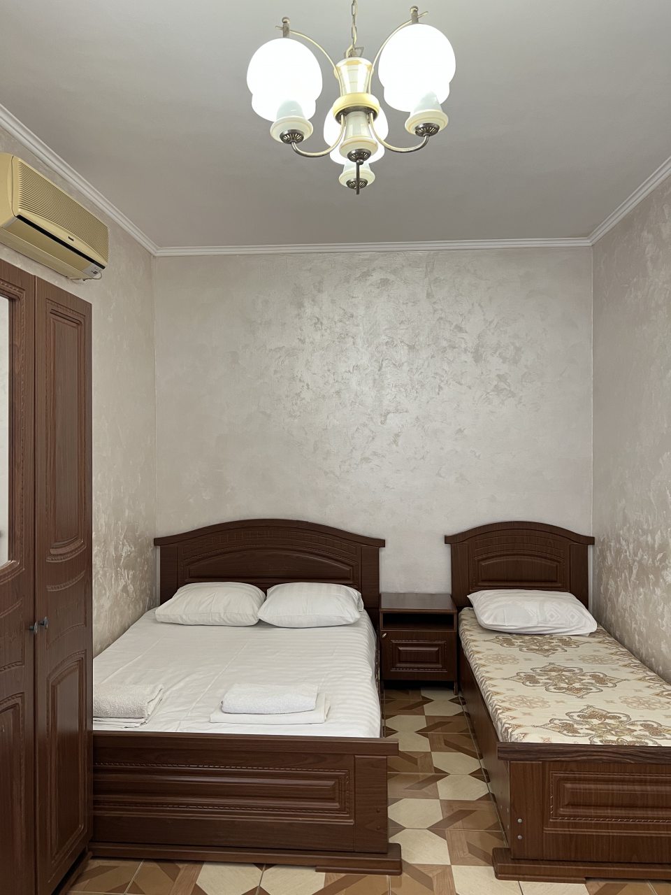 Трехместный (Трёхместный номер без балкона) гостевого дома На Самбурова 154, Анапа