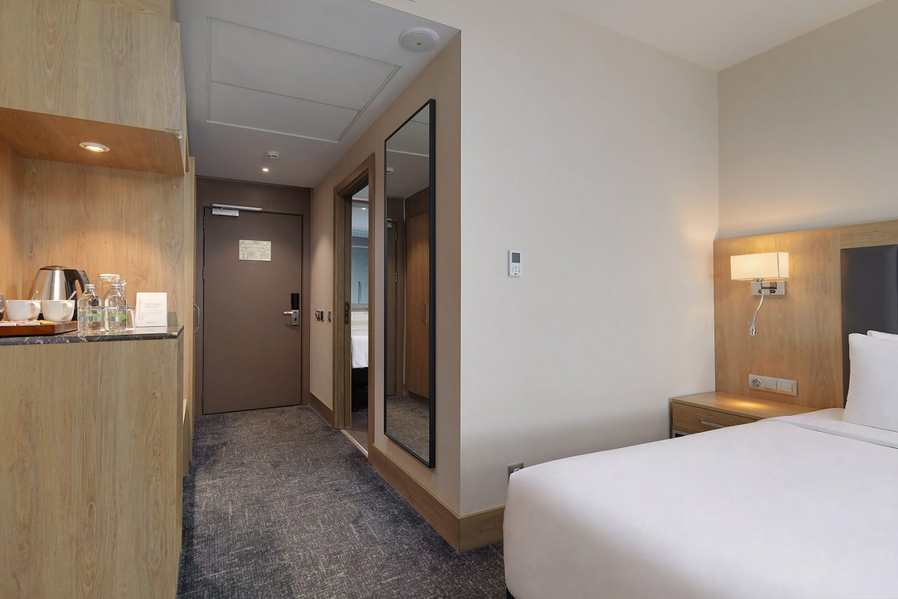 Двухместный (Стандартный номер с одной двуспальной кроватью), Отель Mercure Нижний Новгород Центр