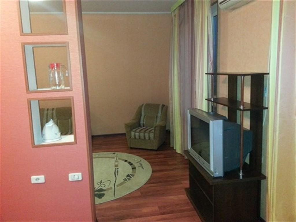 Двухместный (Бюджетный двухместный номер с 2 отдельными кроватями) гостевого дома Адмирал, Астрахань