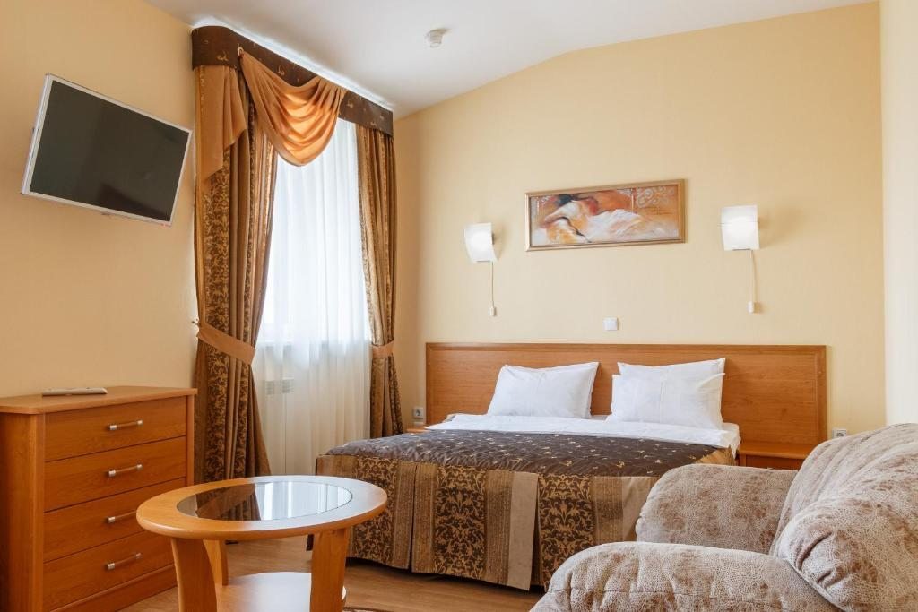 Двухместный (Улучшенный двухместный номер с 1 кроватью) гостиницы Ингрия, Колпино