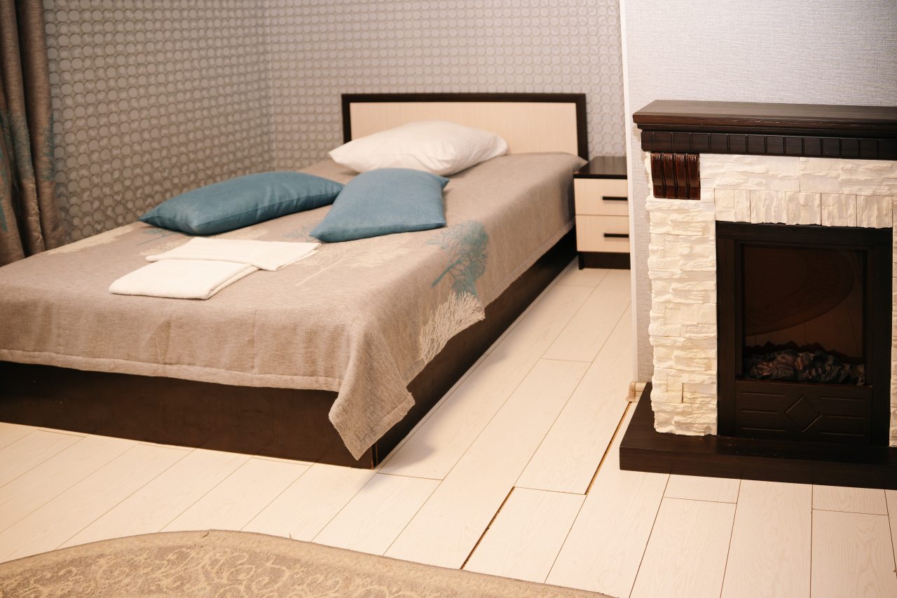 Коттедж (Домик однокомнатный), Гостиница Алмаз