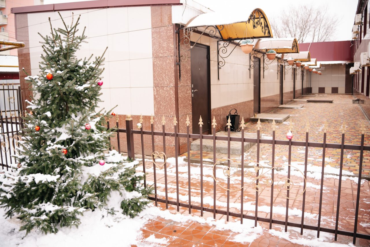 Коттедж (Домик однокомнатный), Гостиница Алмаз