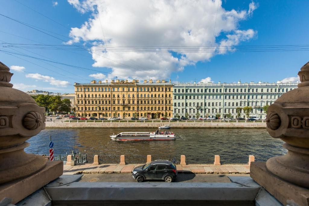 Вид на реку, Отель Елисеевский