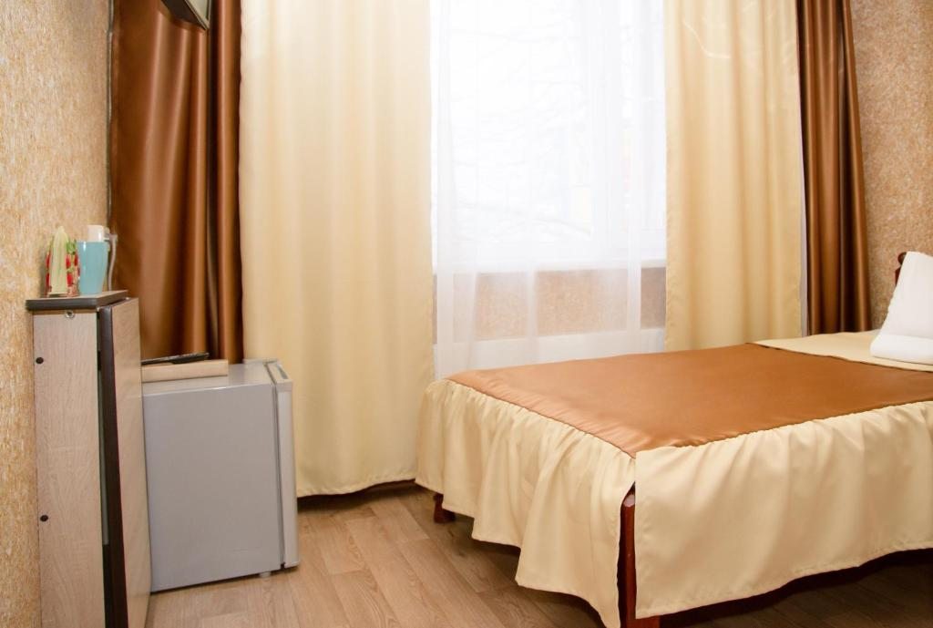 Одноместный (Одноместный номер эконом-класса с общей ванной комнатой) отеля Север+, Ноябрьск