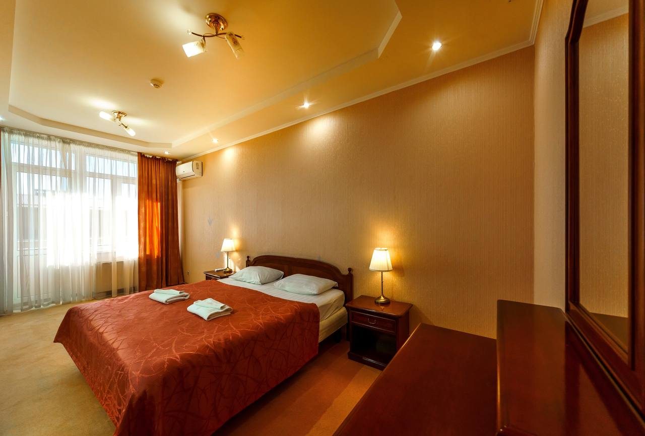 De Luxe (Джуниор Сюит), Гостиница Европа